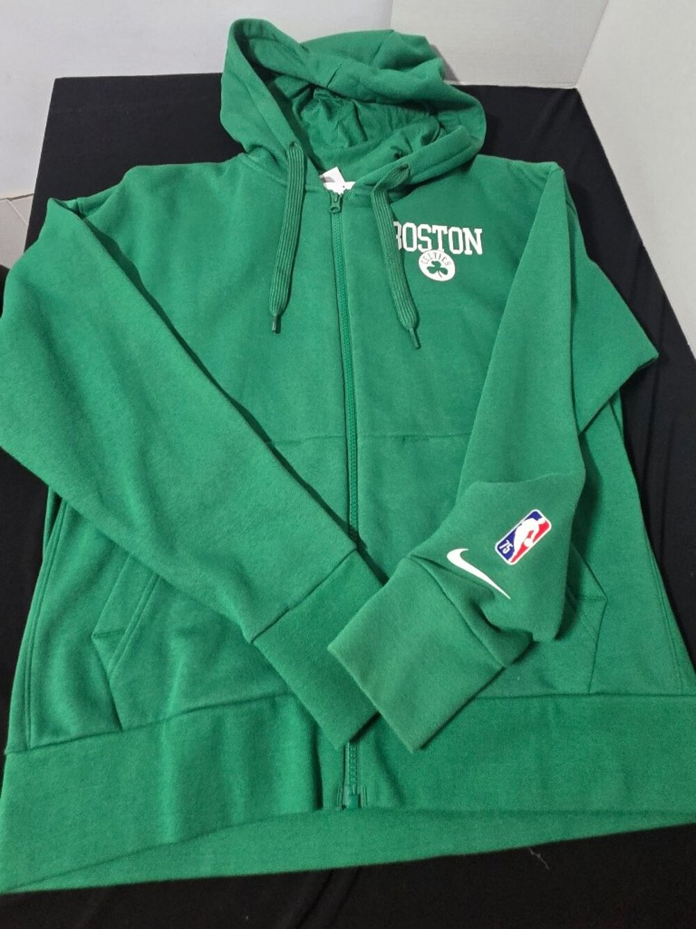 🍀🔥 NWT NIKE BOSTON CELTICS FULL-ZIP HOODIE – WOMEN'S MEDIUM 🔥🍀